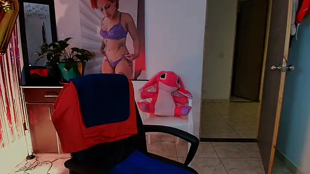 Snapshot of TinnaDawsom chatting on September 2025 02:04:01 AM TinnaDawsom online show from September 2025 02:04:01 AM