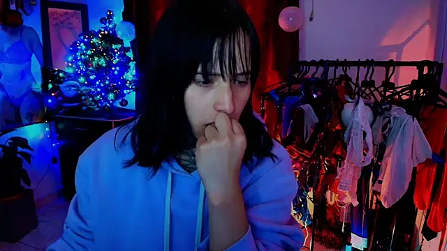 Snapshot of TinnaDawsom chatting on December 2025 01:55:02 AM TinnaDawsom online show from December 2025 01:55:02 AM