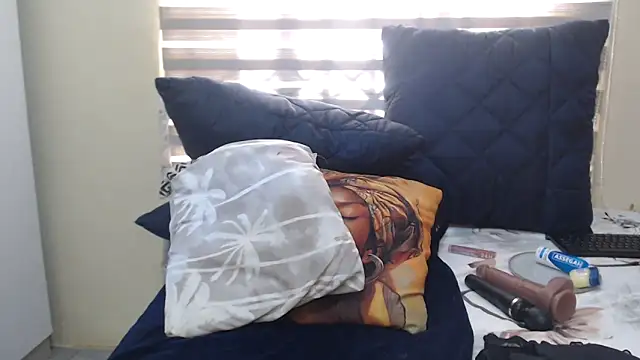 Foxybrownxx1 online show from May 2026 08:01:01 AM