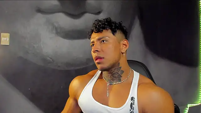 Snapshot of bradley_smith chatting on February 2025 05:58:02 PM bradley smith online show from February 2025 05:58:02 PM