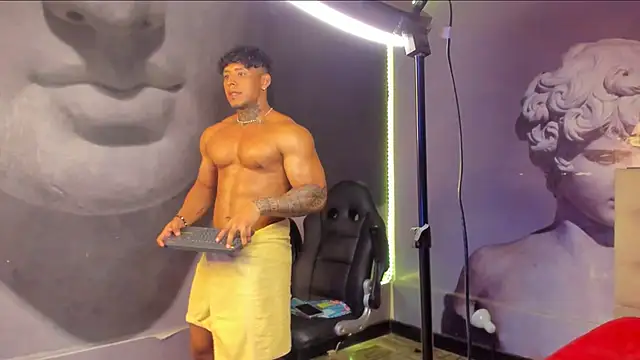 Snapshot of bradley_smith chatting on February 2025 09:38:01 AM bradley smith online show from February 2025 09:38:01 AM