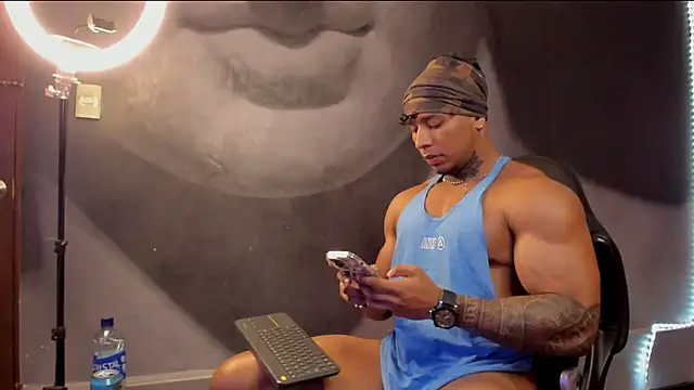 Snapshot of bradley_smith chatting on February 2025 11:33:01 AM bradley smith online show from February 2025 11:33:01 AM