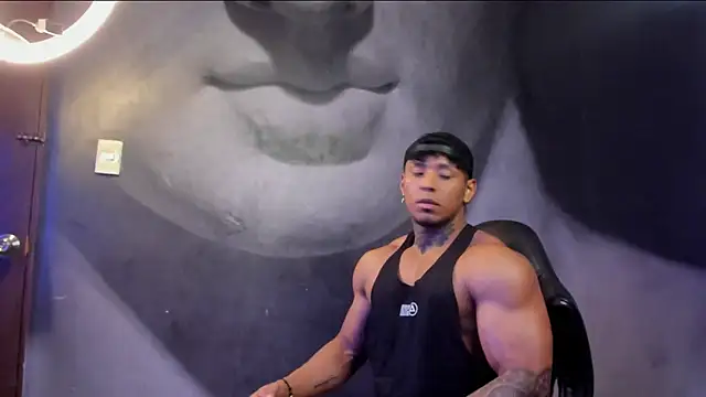 Snapshot of bradley_smith chatting on February 2025 12:00:02 PM bradley smith online show from February 2025 12:00:02 PM