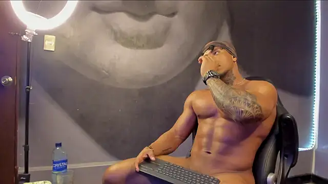 Snapshot of bradley_smith chatting on February 2025 06:39:01 AM bradley smith online show from February 2025 06:39:01 AM