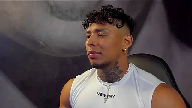 Snapshot of bradley_smith chatting on February 2025 04:57:01 AM bradley smith online show from February 2025 04:57:01 AM