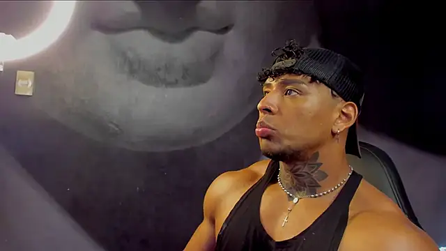 Snapshot of bradley_smith chatting on February 2025 06:58:02 AM bradley smith online show from February 2025 06:58:02 AM