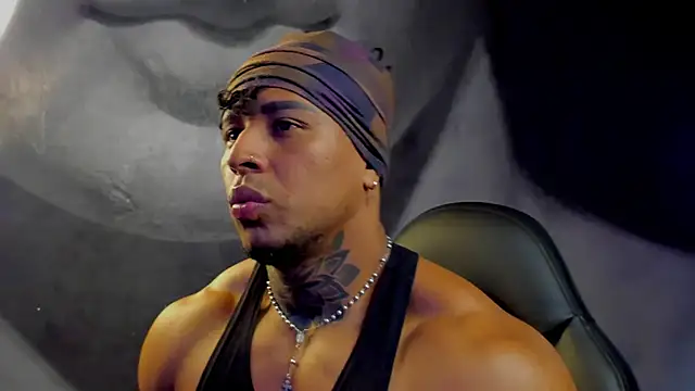 Snapshot of bradley_smith chatting on February 2025 05:13:01 AM bradley smith online show from February 2025 05:13:01 AM