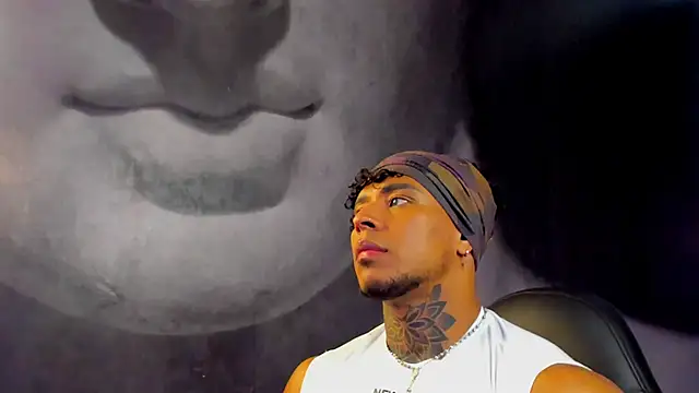 Snapshot of bradley_smith chatting on March 2025 04:13:01 AM bradley smith online show from March 2025 04:13:01 AM