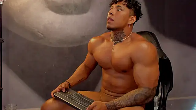 Snapshot of bradley_smith chatting on March 2025 02:39:02 AM bradley smith online show from March 2025 02:39:02 AM