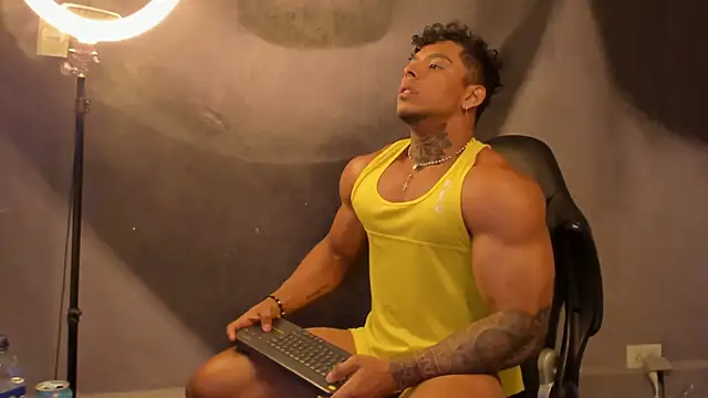 Snapshot of bradley_smith chatting on March 2025 01:24:01 PM bradley smith online show from March 2025 01:24:01 PM