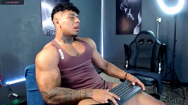 Snapshot of bradley_smith chatting on September 2025 05:40:01 AM bradley smith online show from September 2025 05:40:01 AM