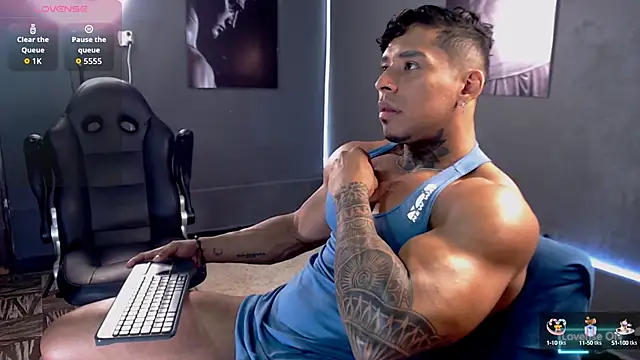 Snapshot of bradley_smith chatting on September 2025 04:06:02 PM bradley smith online show from September 2025 04:06:02 PM