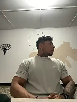 Snapshot of bradley_smith chatting on September 2025 01:07:02 AM bradley smith online show from September 2025 01:07:02 AM