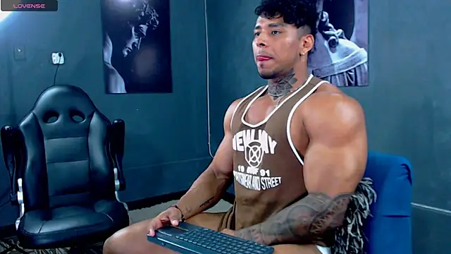 Snapshot of bradley_smith chatting on October 2025 09:23:02 PM bradley smith online show from October 2025 09:23:02 PM