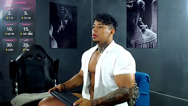 Snapshot of bradley_smith chatting on October 2025 12:30:02 AM bradley smith online show from October 2025 12:30:02 AM