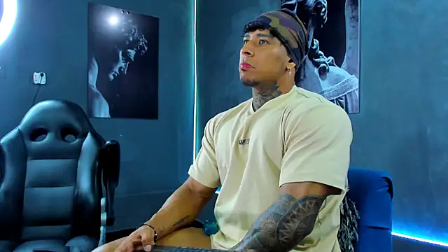 Snapshot of bradley_smith chatting on October 2025 02:45:02 AM bradley smith online show from October 2025 02:45:02 AM