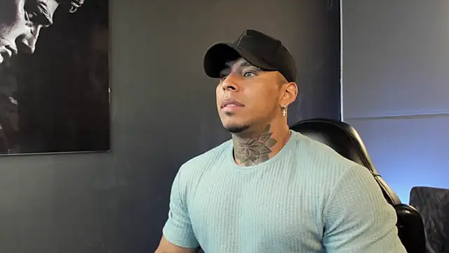 Snapshot of bradley_smith chatting on November 2025 12:32:01 AM bradley smith online show from November 2025 12:32:01 AM