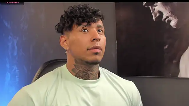 Snapshot of bradley_smith chatting on November 2025 08:03:02 AM bradley smith online show from November 2025 08:03:02 AM