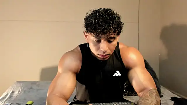 Snapshot of bradley_smith chatting on November 2025 06:38:02 AM bradley smith online show from November 2025 06:38:02 AM