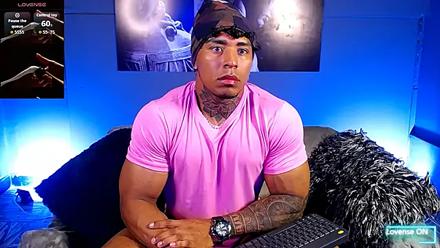 Snapshot of bradley_smith chatting on December 2025 02:17:02 AM bradley smith online show from December 2025 02:17:02 AM