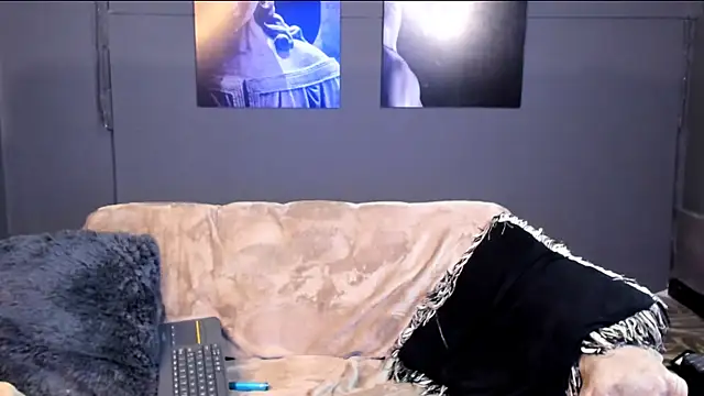 Snapshot of bradley_smith chatting on December 2025 08:20:02 AM bradley smith online show from December 2025 08:20:02 AM