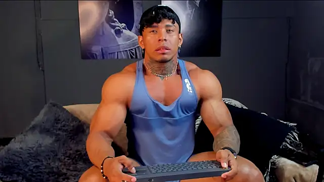 Snapshot of bradley_smith chatting on December 2025 09:56:01 PM bradley smith online show from December 2025 09:56:01 PM