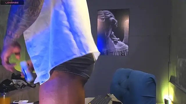 Snapshot of bradley_smith chatting on January 2026 04:16:01 AM bradley smith online show from January 2026 04:16:01 AM