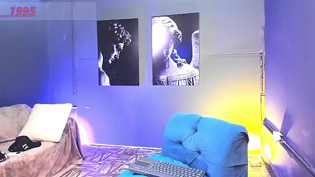 Snapshot of bradley_smith chatting on February 2026 12:33:02 AM bradley smith online show from February 2026 12:33:02 AM