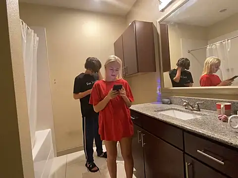 Snapshot of girlfriendmissy chatting on December 2024 08:58:02 PM girlfriendmissy online show from December 2024 08:58:02 PM