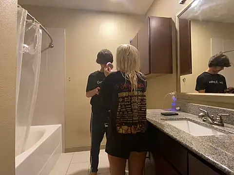 Snapshot of girlfriendmissy chatting on December 2024 08:25:02 PM girlfriendmissy online show from December 2024 08:25:02 PM