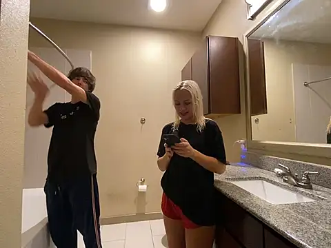 Snapshot of girlfriendmissy chatting on December 2024 05:55:02 PM girlfriendmissy online show from December 2024 05:55:02 PM