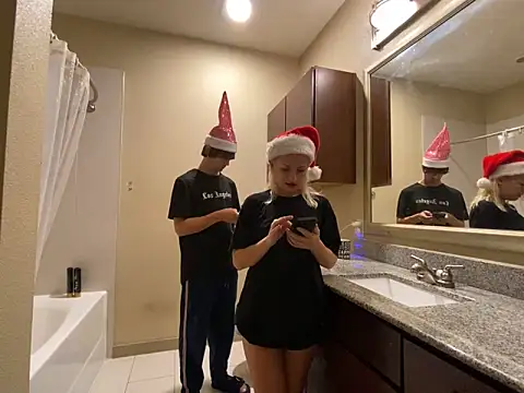 Snapshot of girlfriendmissy chatting on December 2024 01:31:02 AM girlfriendmissy online show from December 2024 01:31:02 AM