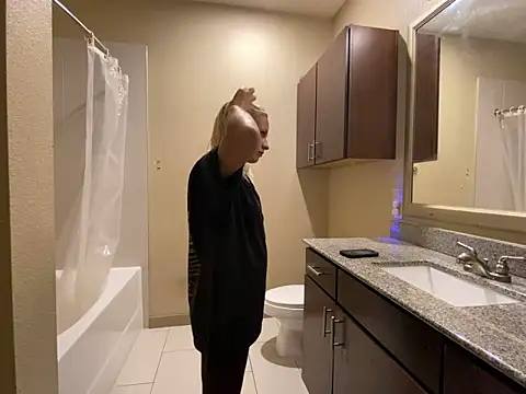 Snapshot of girlfriendmissy chatting on December 2024 01:43:01 AM girlfriendmissy online show from December 2024 01:43:01 AM