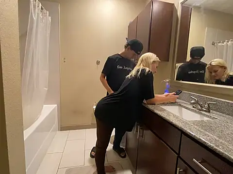 Snapshot of girlfriendmissy chatting on December 2024 12:57:02 AM girlfriendmissy online show from December 2024 12:57:02 AM