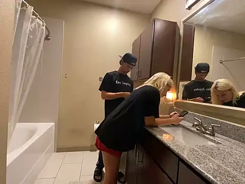 Snapshot of girlfriendmissy chatting on December 2024 12:41:01 AM girlfriendmissy online show from December 2024 12:41:01 AM