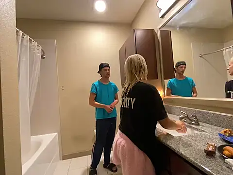 Snapshot of girlfriendmissy chatting on January 2025 07:02:02 PM girlfriendmissy online show from January 2025 07:02:02 PM