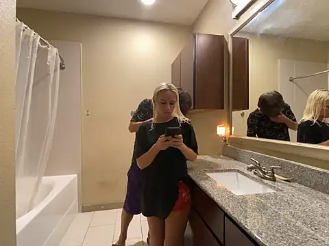 Snapshot of girlfriendmissy chatting on February 2025 02:11:02 AM girlfriendmissy online show from February 2025 02:11:02 AM