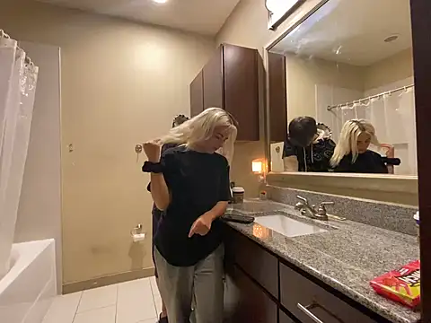 Snapshot of girlfriendmissy chatting on February 2025 09:09:01 PM girlfriendmissy online show from February 2025 09:09:01 PM