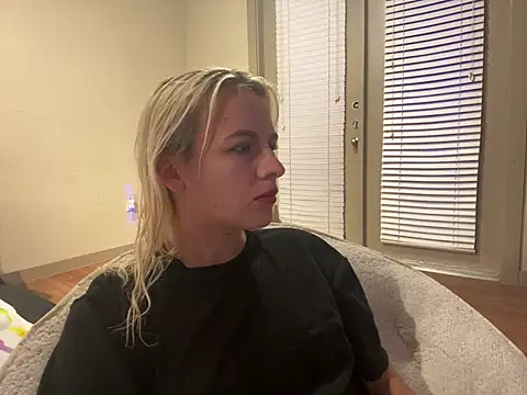 Snapshot of girlfriendmissy chatting on February 2025 03:10:02 AM girlfriendmissy online show from February 2025 03:10:02 AM