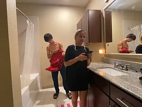 Snapshot of girlfriendmissy chatting on March 2025 02:41:01 AM girlfriendmissy online show from March 2025 02:41:01 AM