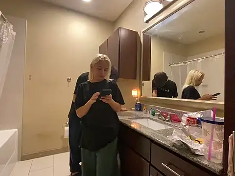 Snapshot of girlfriendmissy chatting on March 2025 02:52:01 AM girlfriendmissy online show from March 2025 02:52:01 AM