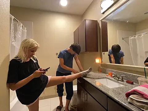 Snapshot of girlfriendmissy chatting on March 2025 09:05:02 PM girlfriendmissy online show from March 2025 09:05:02 PM