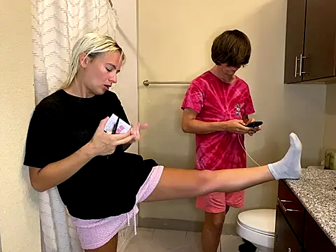 Snapshot of girlfriendmissy chatting on September 2025 11:04:02 PM girlfriendmissy online show from September 2025 11:04:02 PM