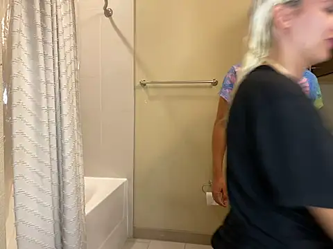 Snapshot of girlfriendmissy chatting on September 2025 12:01:02 AM girlfriendmissy online show from September 2025 12:01:02 AM