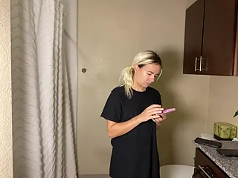 girlfriendmissy online show from March 2026 05:29:02 PM