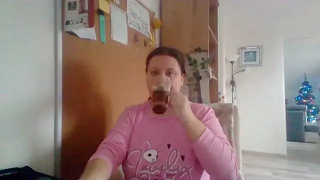 Snapshot of ReifeVenna chatting on December 2024 10:13:02 AM ReifeVenna online show from December 2024 10:13:02 AM