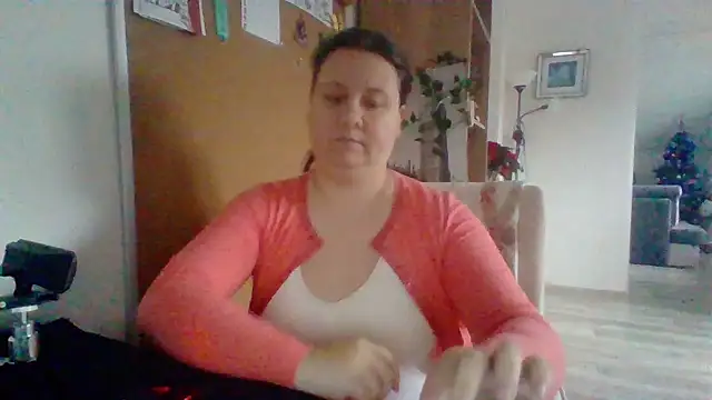 Snapshot of ReifeVenna chatting on December 2024 09:46:02 AM ReifeVenna online show from December 2024 09:46:02 AM