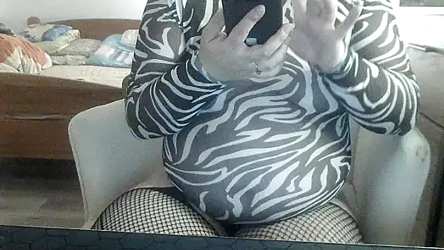 Snapshot of ReifeVenna chatting on January 2025 05:56:01 PM ReifeVenna online show from January 2025 05:56:01 PM