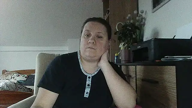 Snapshot of ReifeVenna chatting on November 2025 02:01:01 PM ReifeVenna online show from November 2025 02:01:01 PM