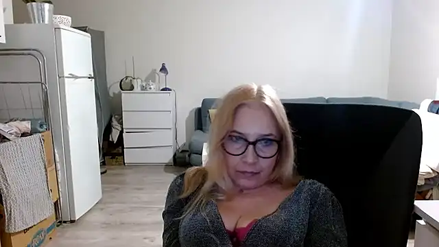 sofia xkiss online show from March 2025 05:58:02 PM